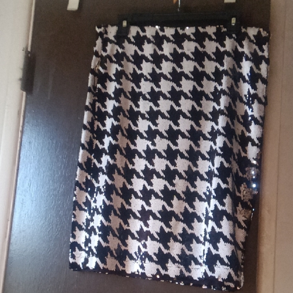INC International Concepts Black and White Houndstooth Pencil Skirt